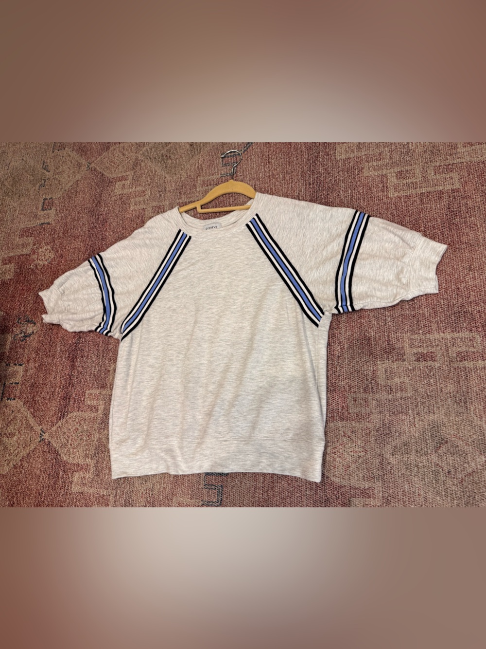 Evereve heather gray short-sleeve sweatshirt soft w/ navy & light blue stripe m